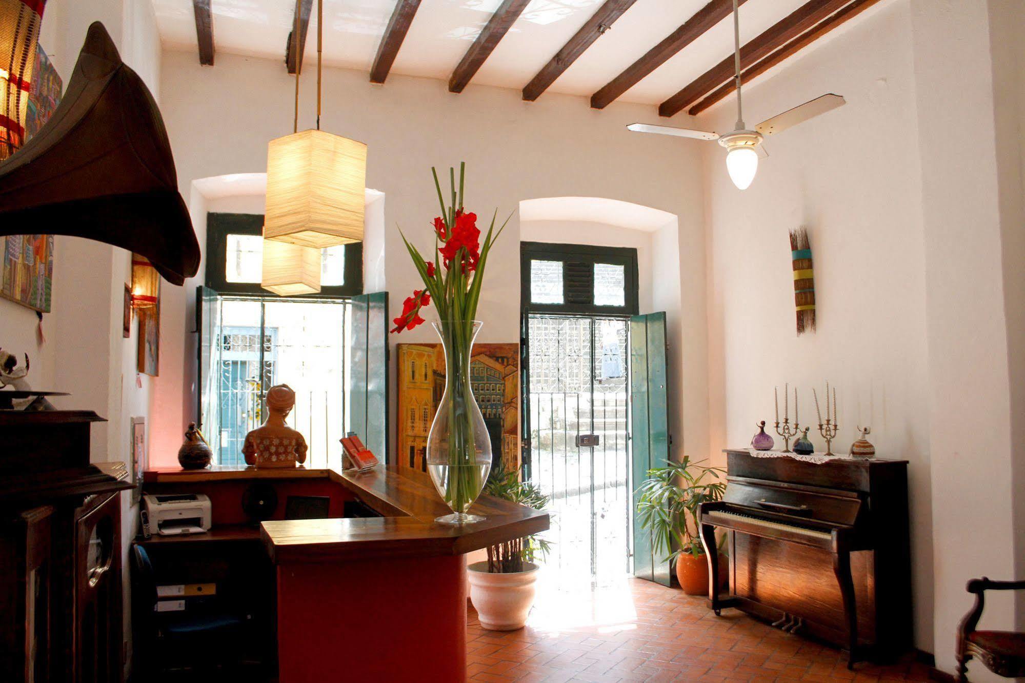 Studio Do Carmo Galeria De Artes E Pousada Salvador Eksteriør billede
